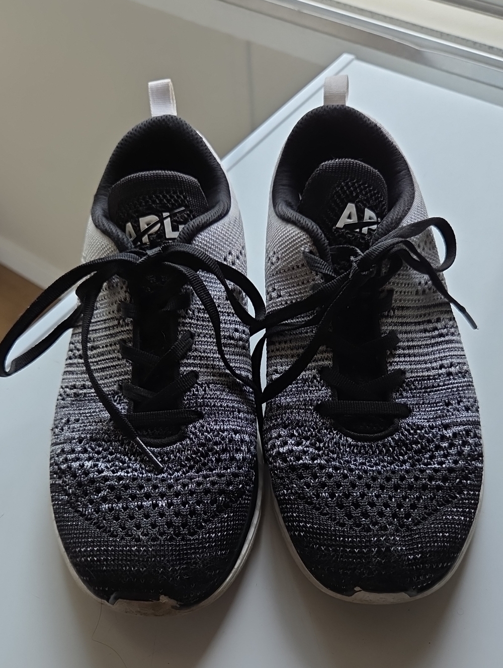 APL Womens Techloom pro running sneakers shoes in black/heather size 9.5